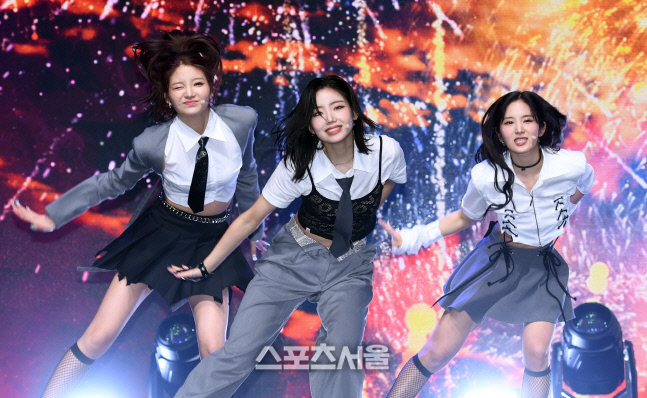 [포토]트라이비 쇼케이스, 켈리-현빈-송선