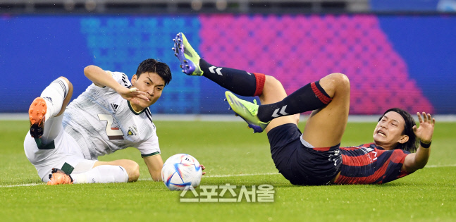 [포토]전북 박진섭, 과감한 수비로...