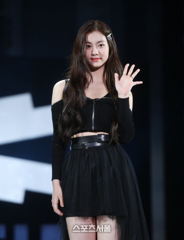 '르세라핌 탈퇴' 김가람,학폭 의혹 첫 심경 "폭력 가한 적 없었다"