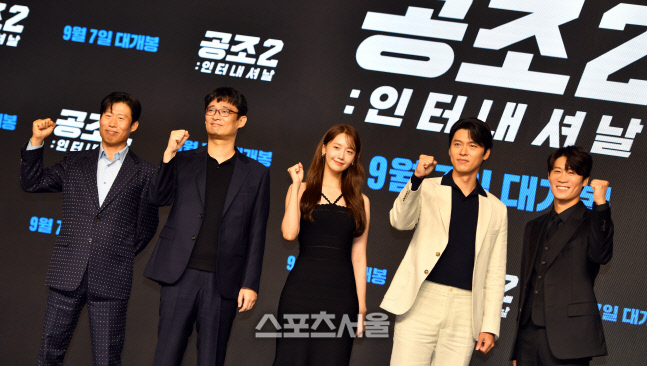 \'추석은 우리가 책임질게요!\' 이석훈 감독과 출연배우들 포토타임[포