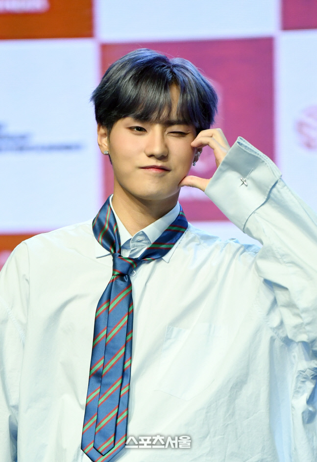 [포토]루미너스의 메인 보컬 우빈