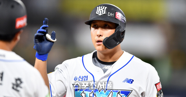 6회말 찬스잇는 황재균[포토]