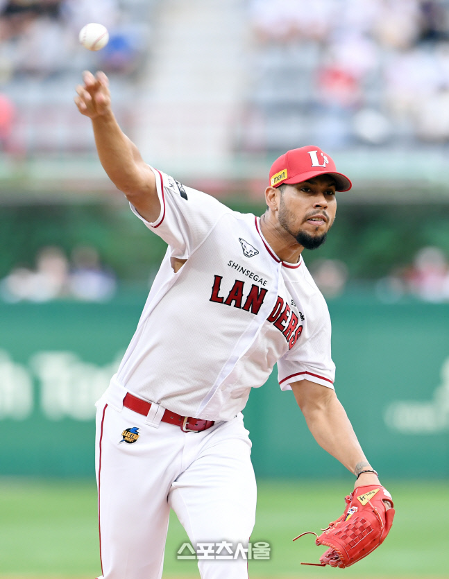 [포토]SSG 폰트, 시즌 14승을 향해!