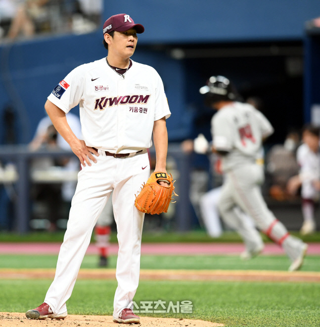 [포토] 홈런 허용 정찬헌 \'실투였어\'