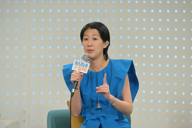 홍진경, '학폭' 논란에 최준희 영상 삭제 "미화할 마음 없다"