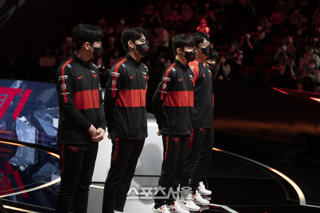 팽팽한 균형→'페일러스' 폭발력 T1, 2세트도 승리…강릉까지 단 1세트 남았다[SS종로in]