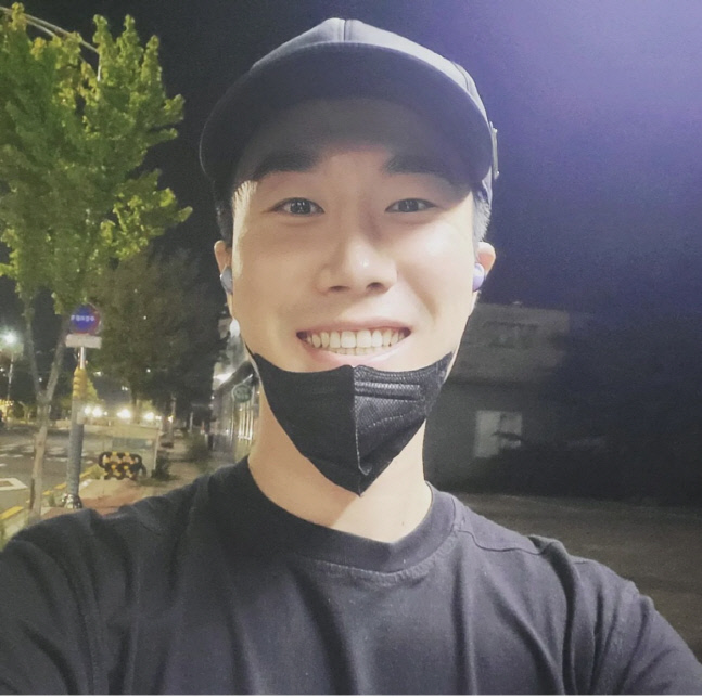 산이, 9월 24일 결혼 "연하의 비연예인 예비 신부와 결혼"[공식]