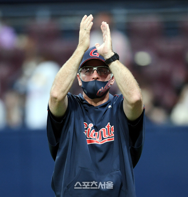 털보에이스 활약→팀 안정→순위 반등 신호탄, 롯데 사령탑의 기분좋은날[SS승장]