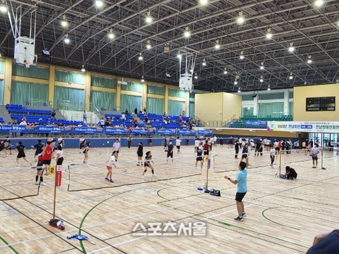 완도군, 2022 완도 장보고배 전남 여성가족 배드민턴 대회 성료