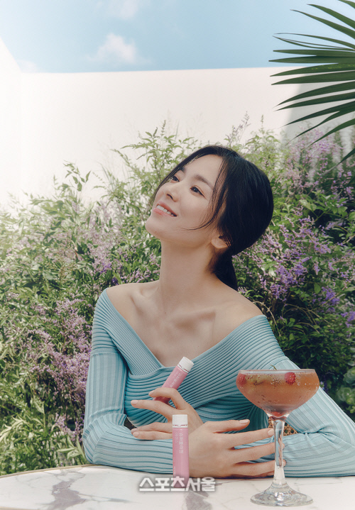 송혜교, 바이탈뷰티 가을 시즌 화보 선보여 "일상이 아름다움이 되는 순간"