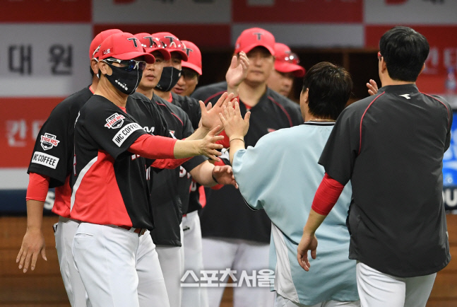 '이의리 강속구·야수진 호수비로 승리' 김종국 감독 "큰 의미가 있었다"[SS잠실in]