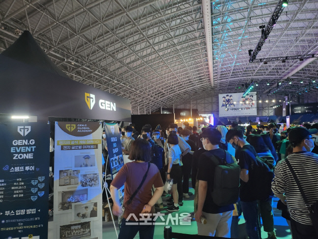 ‘첫·첫·첫’ 대박 팬=11번째 선수, ‘LCK 서머’ 팬 페스타 현장을 가다[SS현장속으로]