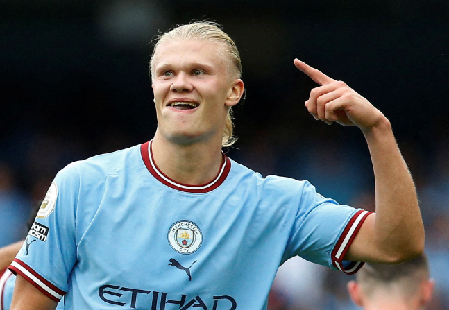 SOCCER-ENGLAND-MCI-CRY/REPORT