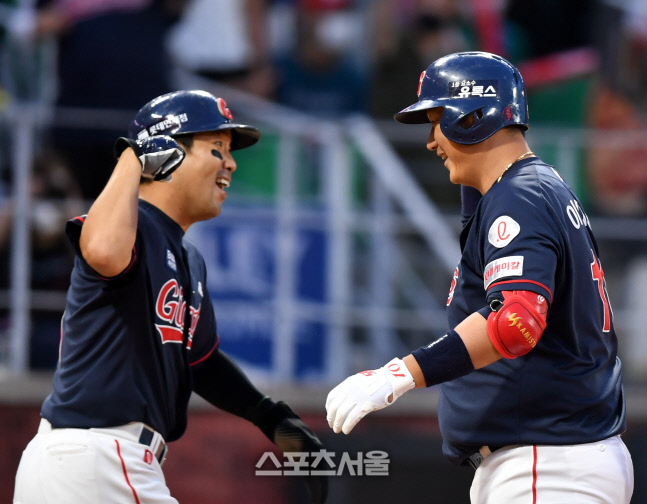 은퇴투어 이대호, 7회초 역전 2점홈런 쾅!![포토]