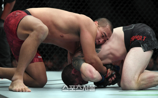 바리올트 제압하는 박준용