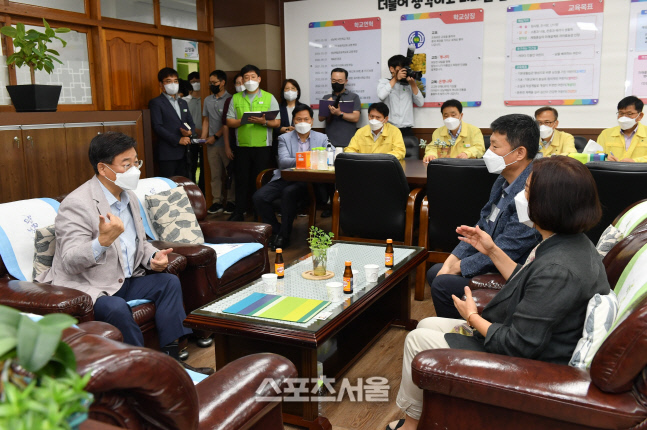 성남시 신상진 시장 "성남제일초 균열 원인 철저히 파악하겠다"