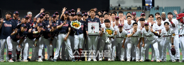 [포토] 이대호 은퇴투어 '조선의 4번타자를 위하여'