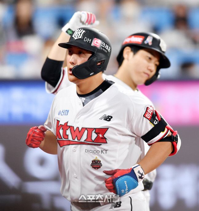 '4-1 만드는' 2점홈런 황재균[포토]