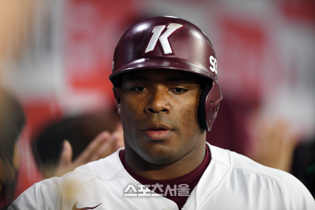 [포토]키움 푸이그, 추격 3점포로 시즌 15호 홈런