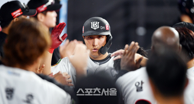 '다들 줄을 서시오!' 2점홈런 황재균[포토]