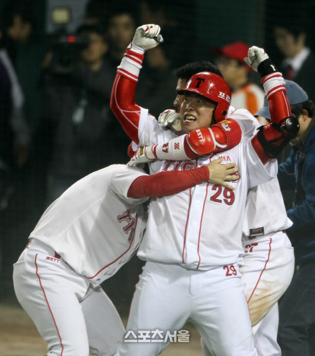 한국시리즈 9회말 끝내기 홈런의 사나이 나지완 현역 마침표[공식발표]