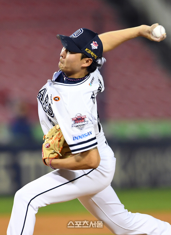 [포토]역투하는 두산 정철원