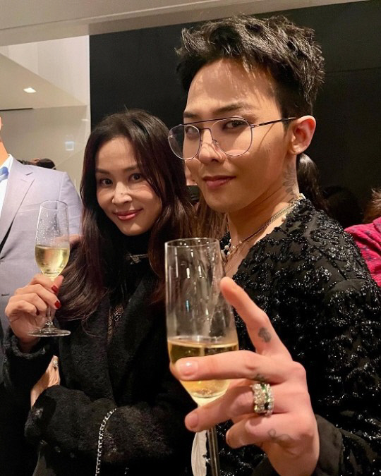 고소영, 지드래곤과 친했나? 다정한 투샷 공개[★SNS]