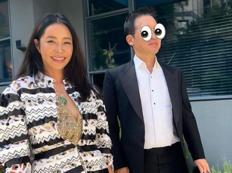 이혜영, ♥사업가 남편과 현실 부부샷.."찐 부부는 손 안 잡죠"