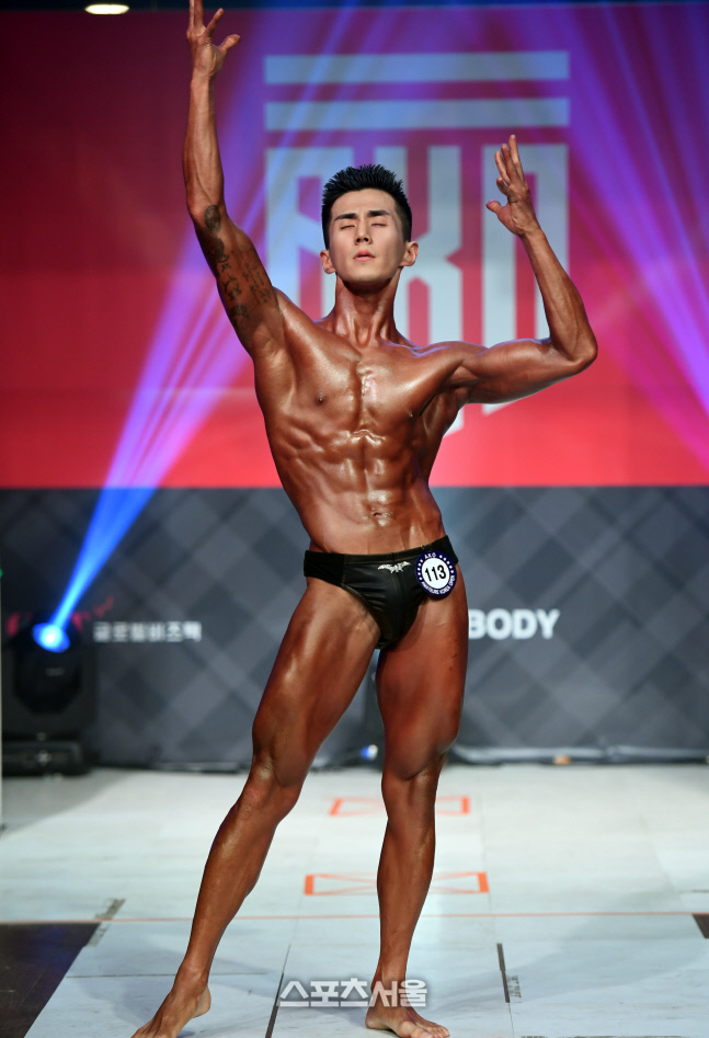 [포토]스포츠모델 김재현, 무아지경에 빠진 보디빌더! (제6회 아마코)