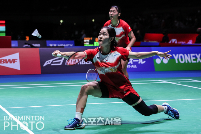 백하나-이유림, 세계챔프 中 첸칭천-지아이판 격파...김혜정-정나은과 金다툼 [BWF 일본오픈]