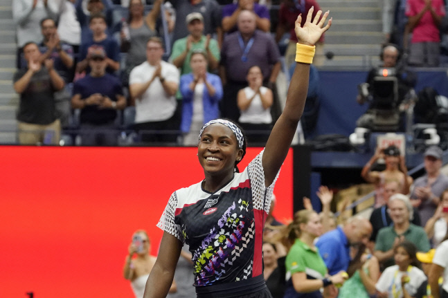 '세레나 후계자' 코코 가우프, 첫 8강행 "꿈을 믿는 건 당신 때문이야" [US오픈]