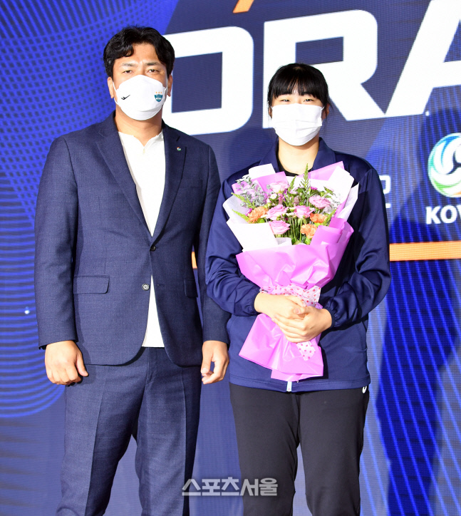 김보민,  GS칼텍스  2라운드 4순위[포토]