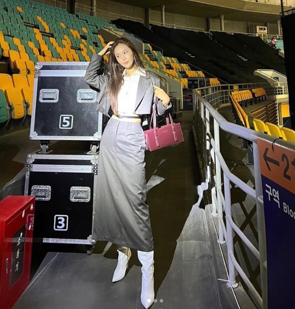 '소녀시대' 유리, 끝없는 다리 길이.. 완벽 인형 비율 뽐내