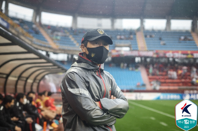 신진호 빈자리는 김준호로…김기동 감독 "조합 고민 많이 했다"[현장인터뷰]
