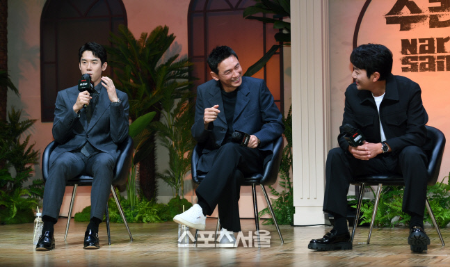 [포토]유연석-하정우, '황정민 선배와 함께 하고 싶었어요!'