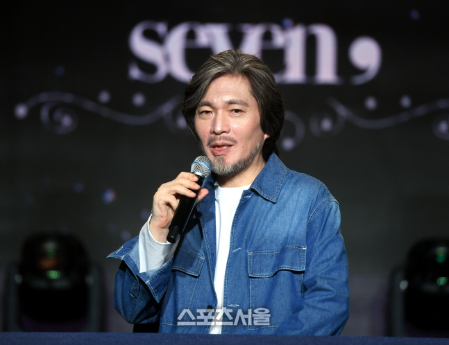 '아버지 사진' 임재범 "父 그리움, 아쉬움, 상처 담아 불렀다"