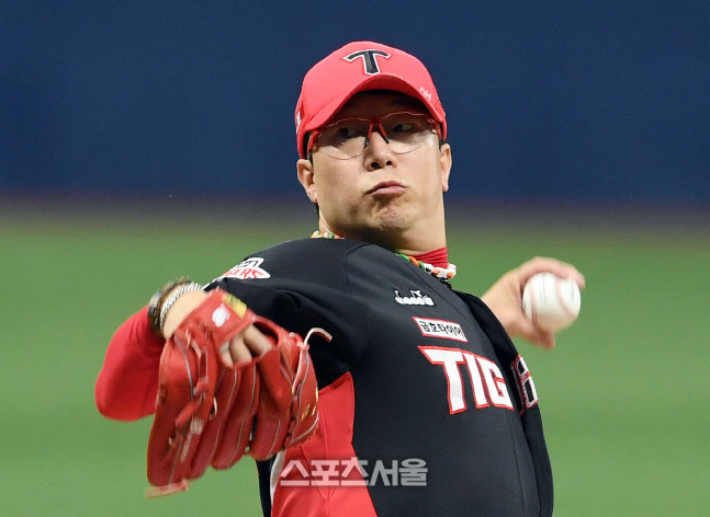 대투수의 대기록→패배, 큰 축하 못해준 김종국 감독의 아쉬웠던 날[백스톱]