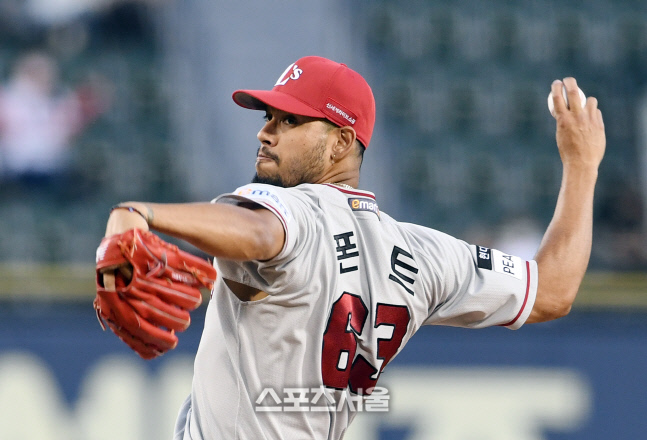 [포토]시즌 14승 노리는 SSG 선발 폰트