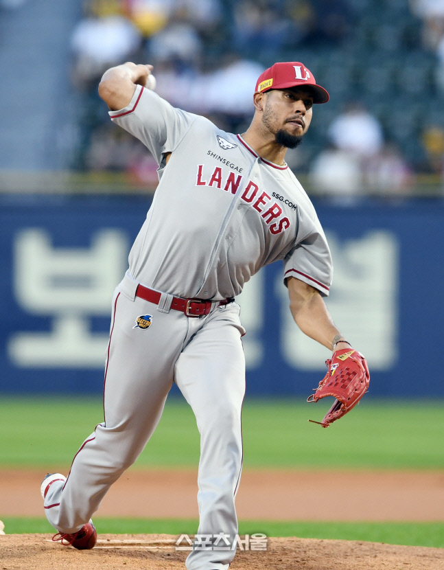 [포토]SSG 폰트, 시즌 14승을 향해!