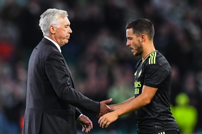 카를로 안첼로티 감독과 에당 아자르