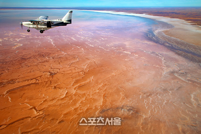 Scenic Flight, Kati Thanda-Lake Eyre National Park, SA