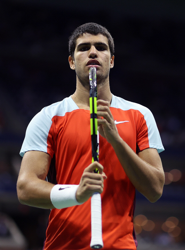 알카라스 "나 자신 나의 게임을 믿었다"...5시간15분 혈투, 시너 제압 [US오픈]