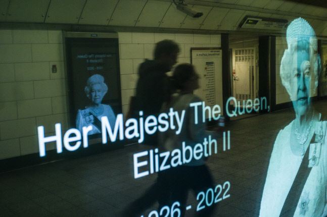 엘리자베스 여왕 장례식+런던 경찰 배치, EPL 경기장 변경 가능성↑