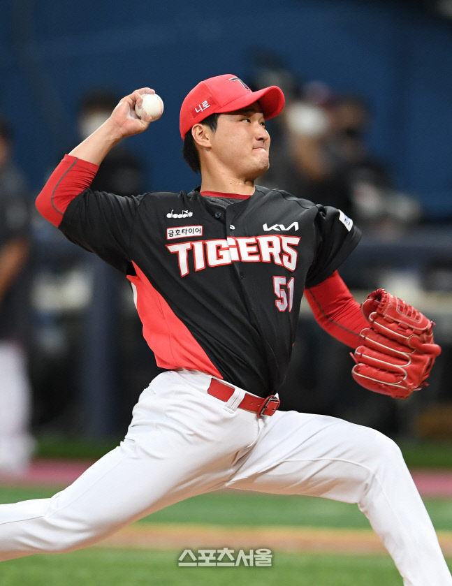 [포토]KIA 전상현, 키움전 8회말 등판
