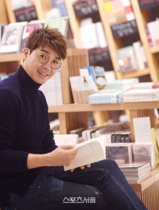 '116억 횡령 혐의' 박수홍 친형, 취재진 따돌리고 영장심사 출석…구속 갈림길