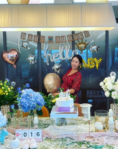 "놀라서 애 떨어질 뻔" 만삭 전혜빈, 으리으리 베이비샤워에 감동