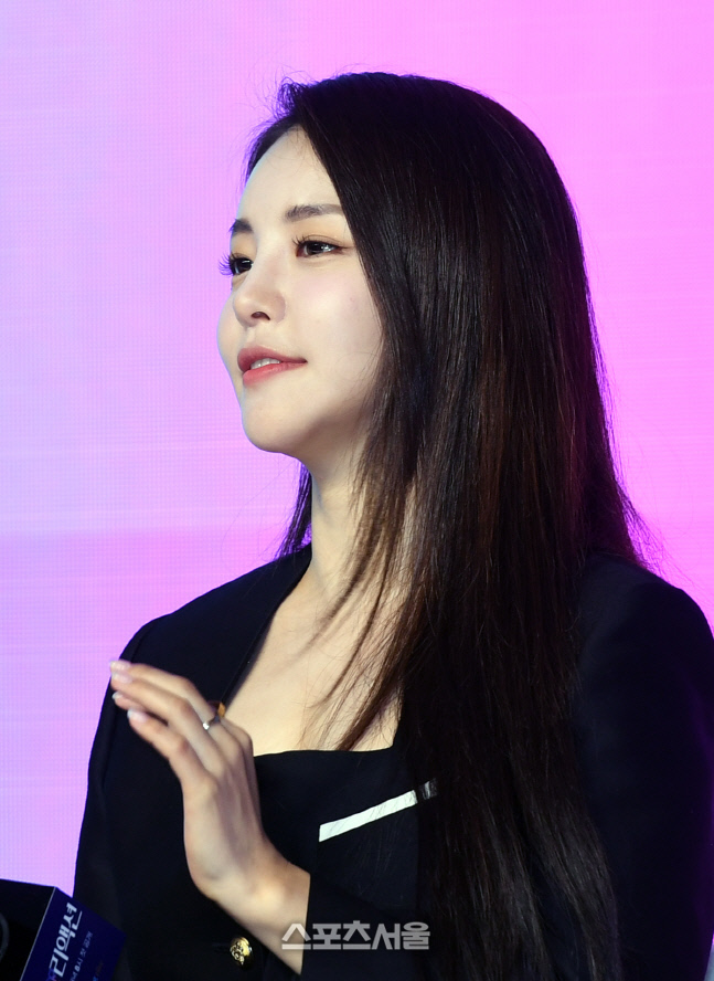 [포토]브레이브걸스 유정, 머리 넘길 때도 아름답게!