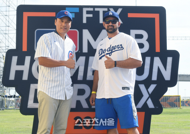 [포토] \'엄지척\' 포즈 취하는 이승엽-곤잘레스