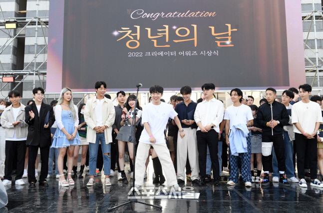 [포토]종합대상 \'주둥이 방송\' 기쁨의 댄스 세리머니