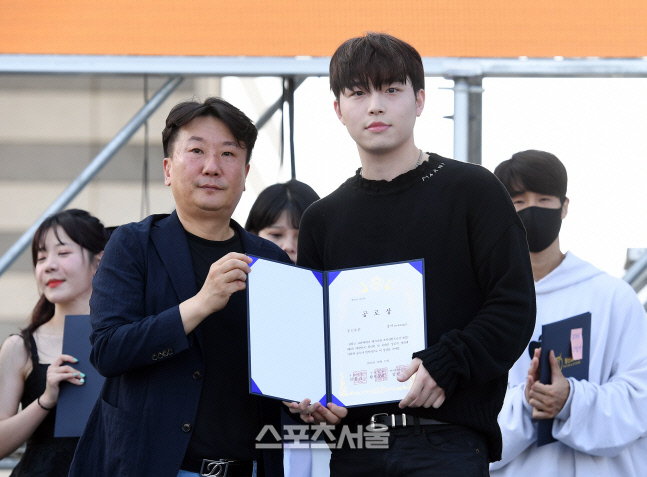 [포토]크리에이터 웅이, 청년의 날 크리에이터 어워즈 푸드 부문 대상